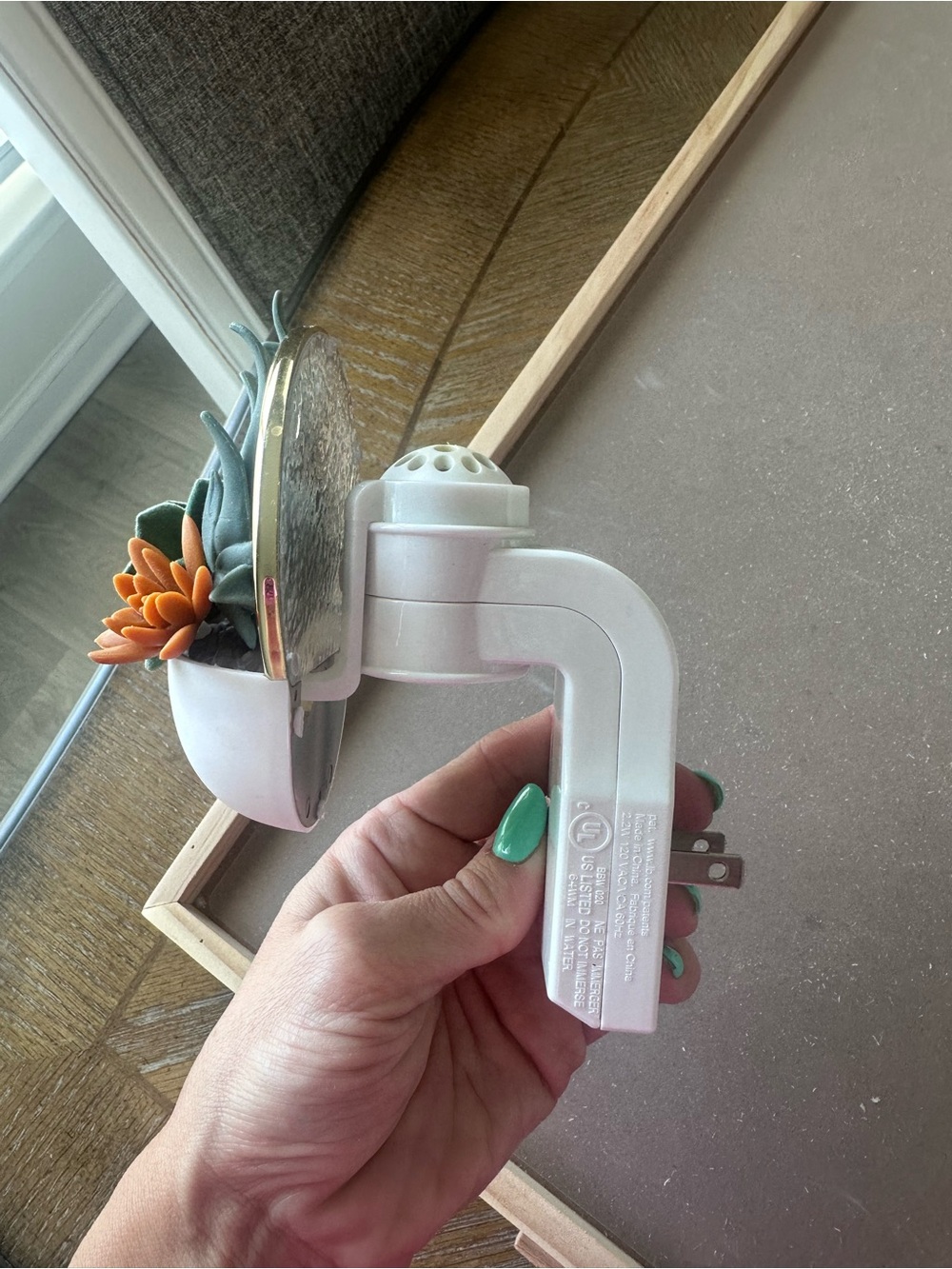 Bath and Body Works Wallflower Plug In - Picture 3 of 3